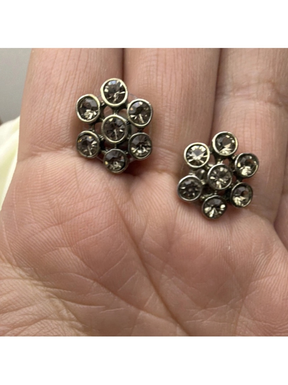 Classic Cluster Stud Earrings in Smoky Gray